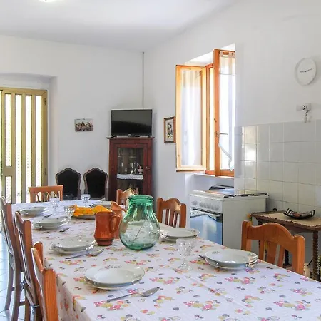 3 Bedroom Beautiful In Tatil Evi Cagli